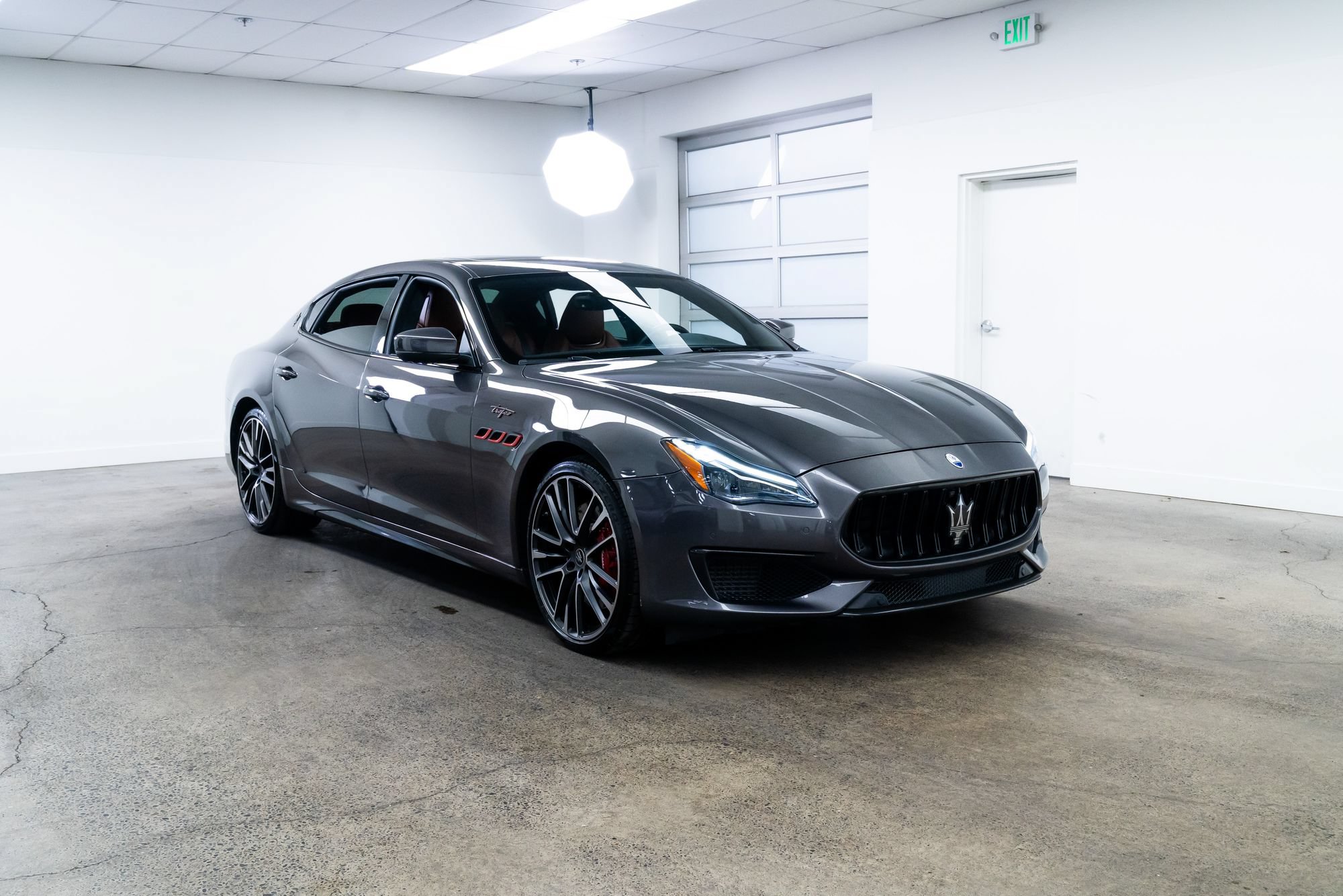Used 2022 Maserati Quattroporte Trofeo RWD image 28