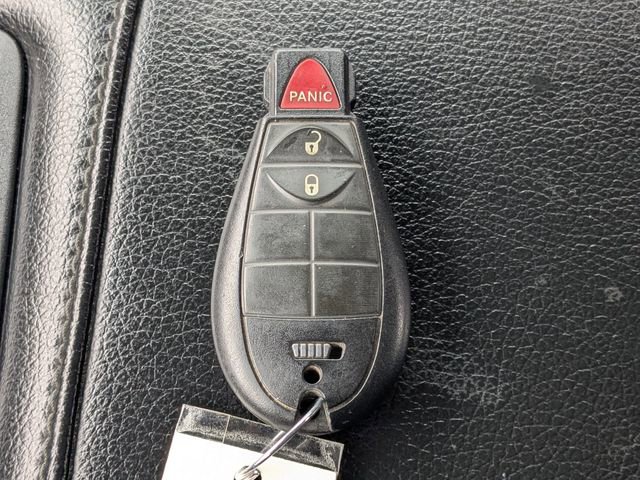 Used 2022 RAM 1500 Classic SLT image 28