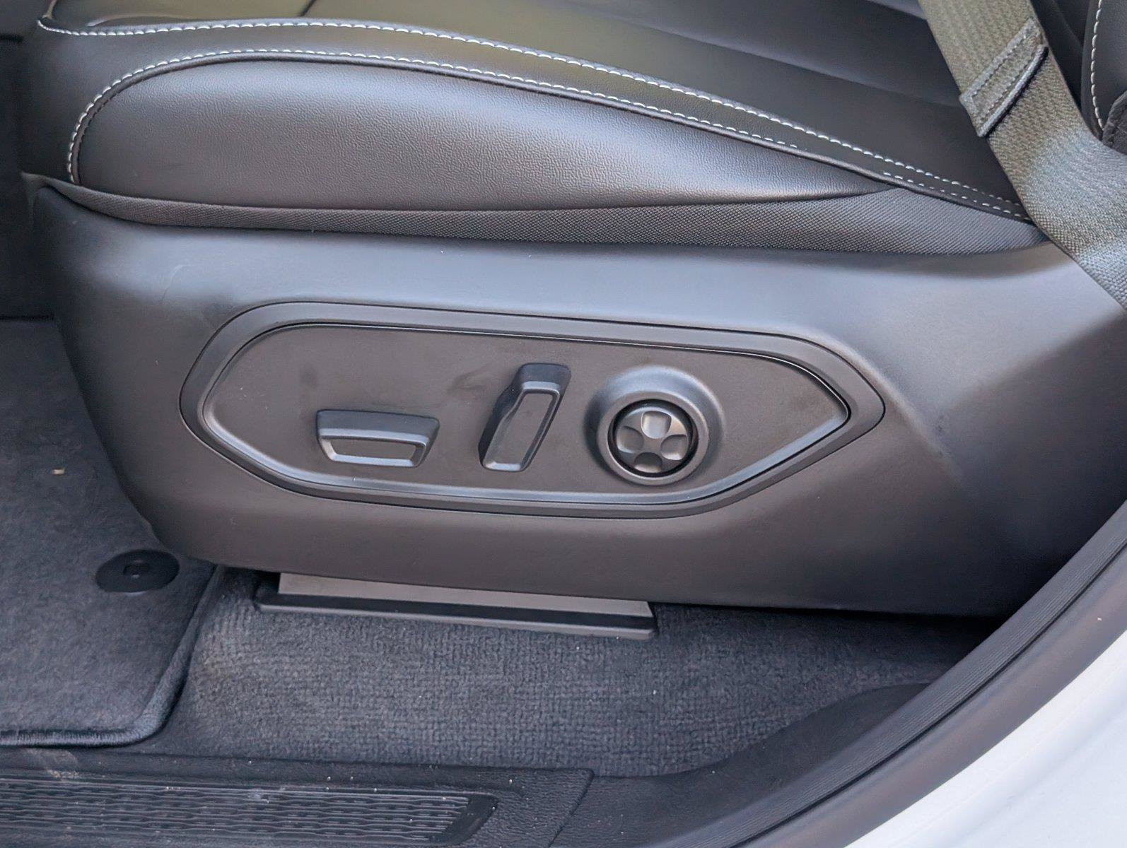 New 2027 Jeep Grand Cherokee L Limited RWD image 18