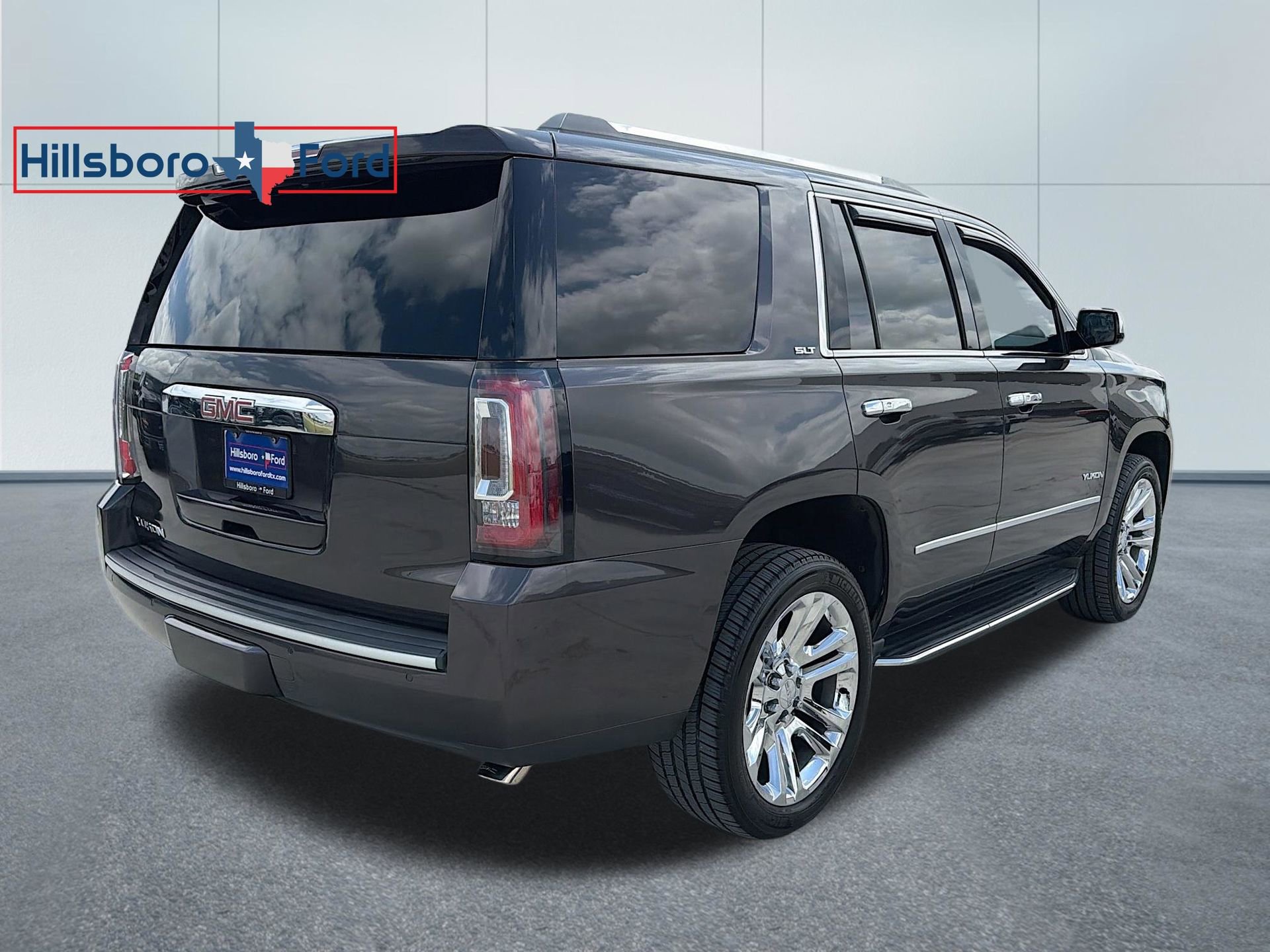 Used 2017 GMC Yukon SLT w/ Premium Edition image 7