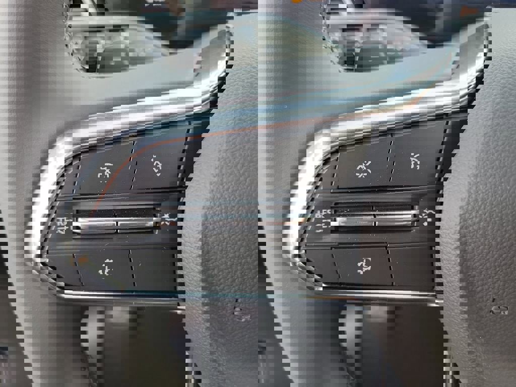 New 2026 Chevrolet Suburban LS image 5