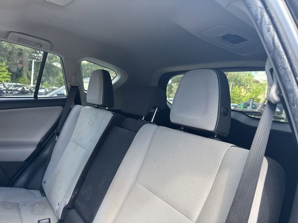 Used 2018 Toyota RAV4 XLE FWD image 17