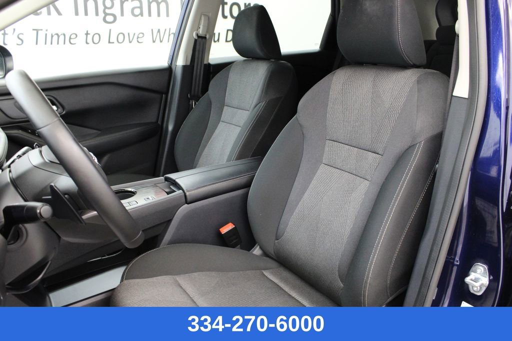 Certified 2025 Nissan Rogue SV image 13