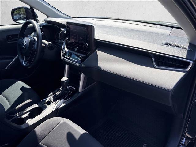 Used 2022 Toyota Corolla Cross LE w/ Moonroof Package FWD image 27