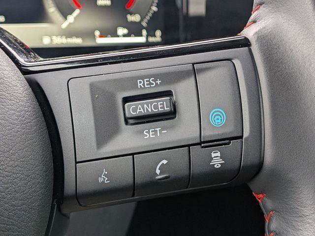 Used 2025 Nissan Kicks SR AWD/4WD image 15