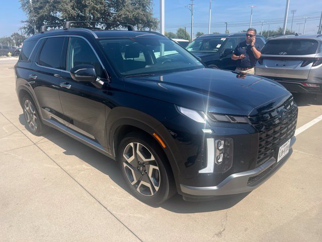 Used 2024 Hyundai Palisade SEL w/ Premium Package FWD image 2