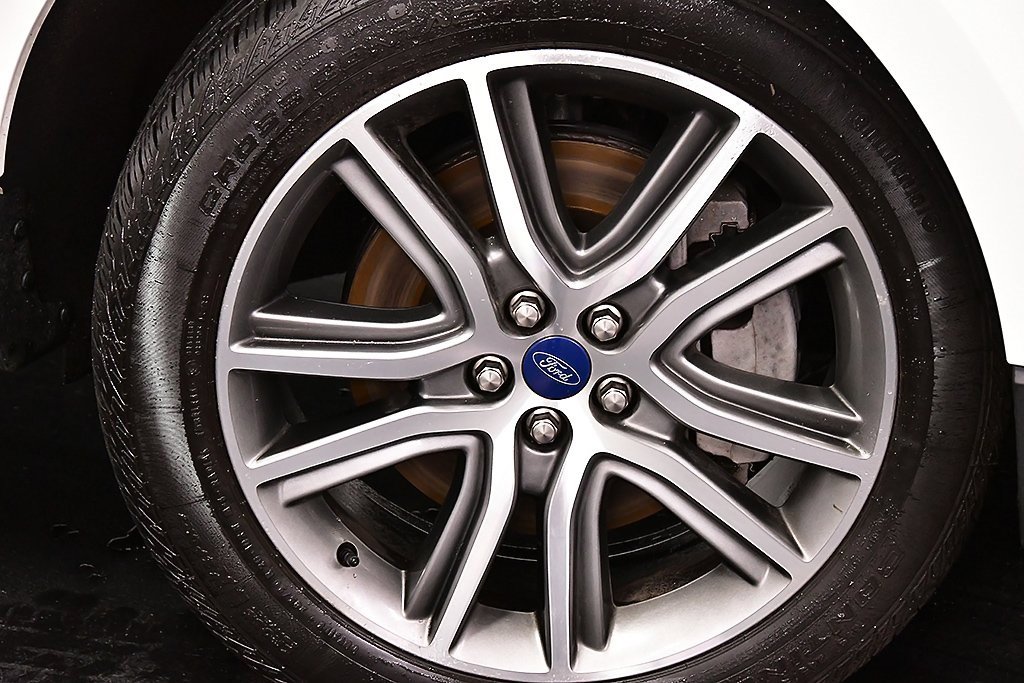 Used 2022 Ford Edge Titanium image 9