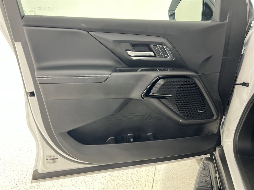 New 2025 Chevrolet Silverado EV LT image 19