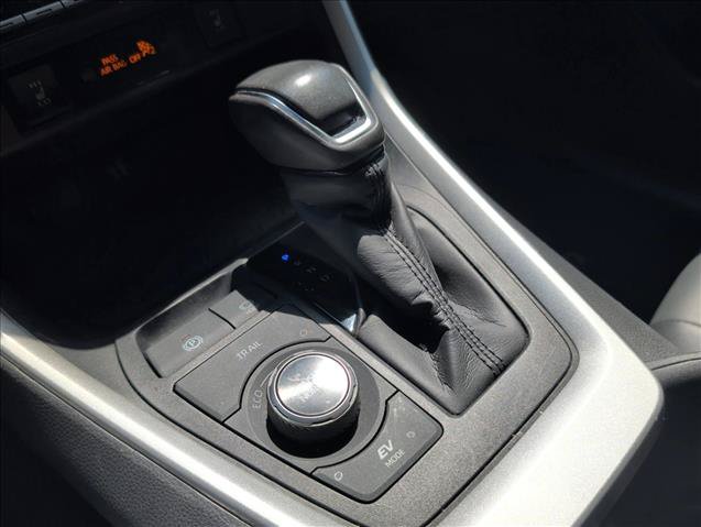 Used 2024 Toyota RAV4 XSE AWD/4WD image 17