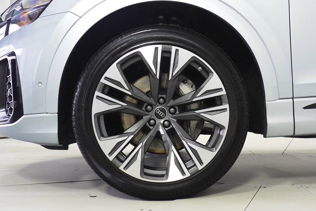 Used 2024 Audi Q8 Premium Plus w/ Premium Plus Package AWD/4WD image 5