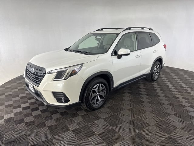 Used 2024 Subaru Forester Premium AWD/4WD image 3