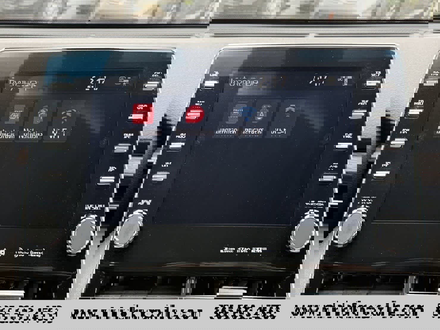 Used 2022 Toyota Avalon XLE w/ Moonroof Package image 21