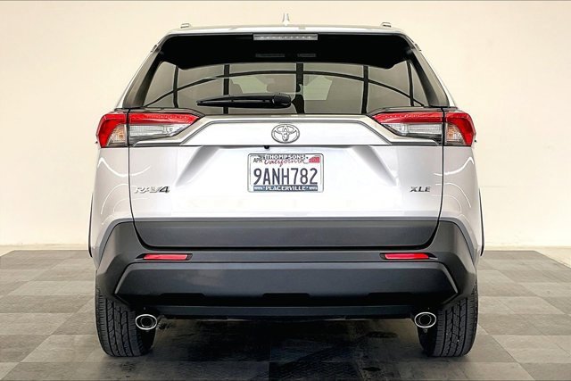 Used 2022 Toyota RAV4 XLE image 3