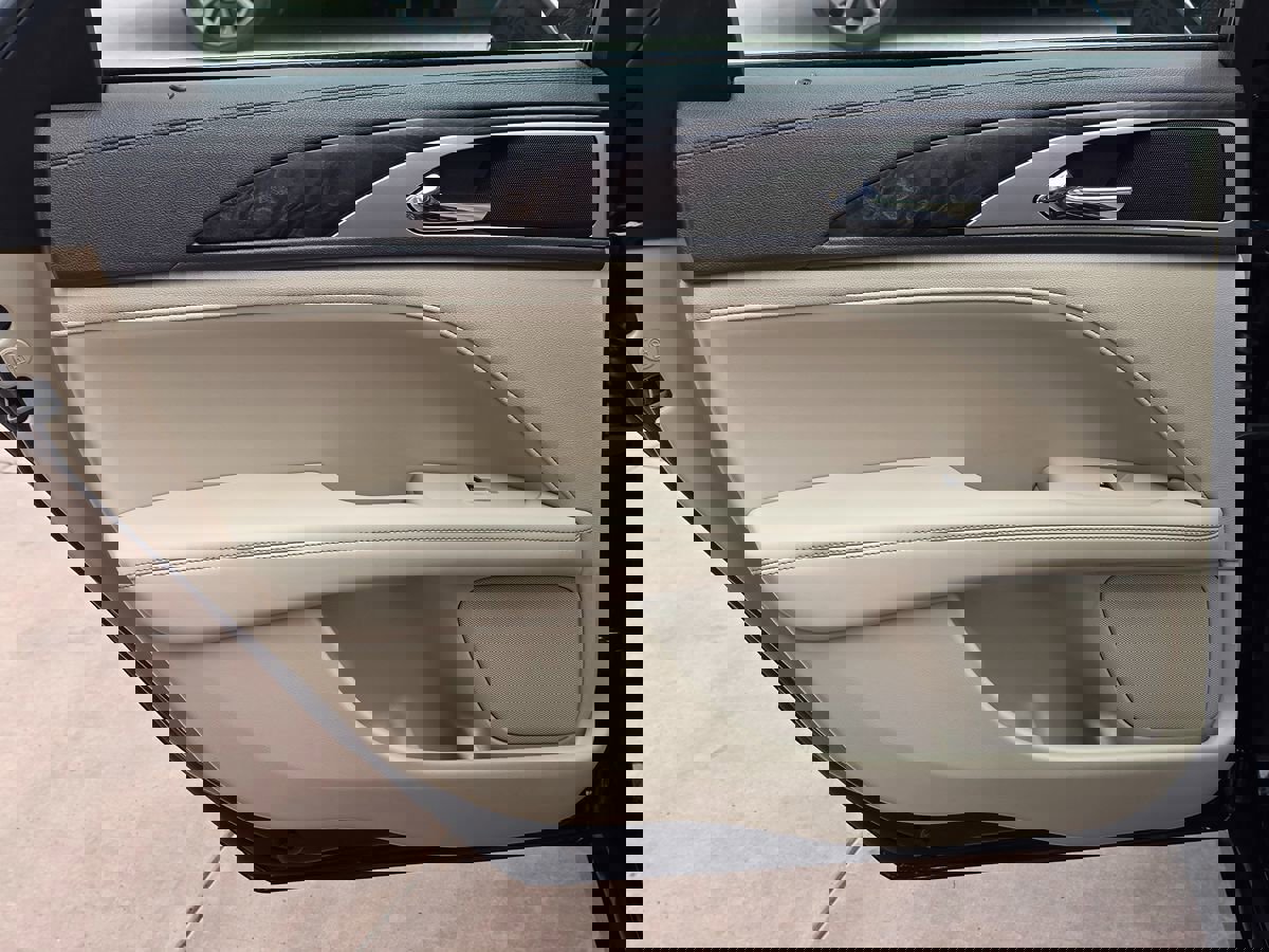 Used 2017 Lincoln MKZ Reserve image 26