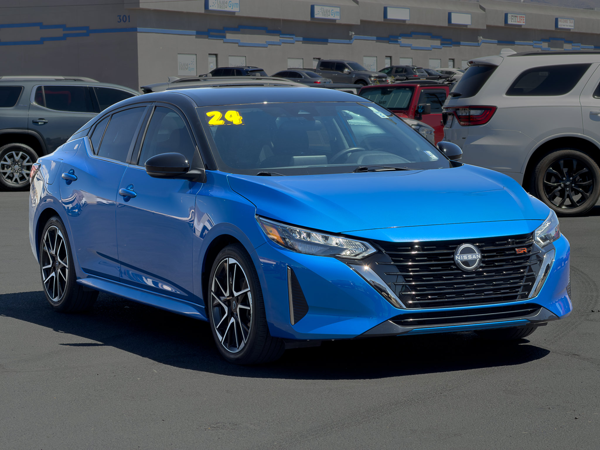 Used 2024 Nissan Sentra SR FWD image 7