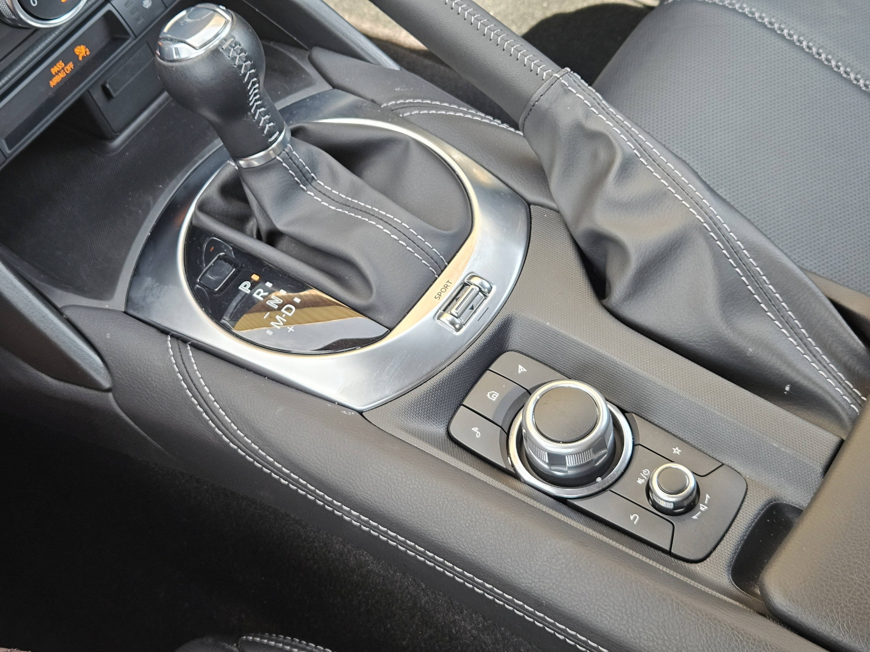 Used 2024 MAZDA MX-5 Miata RF Grand Touring RWD image 18