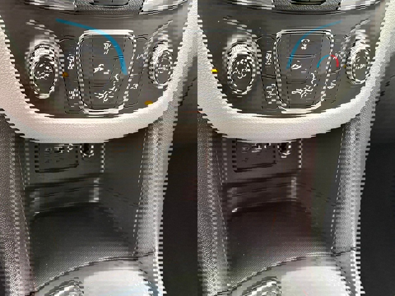 Used 2024 Chevrolet Equinox LS image 22