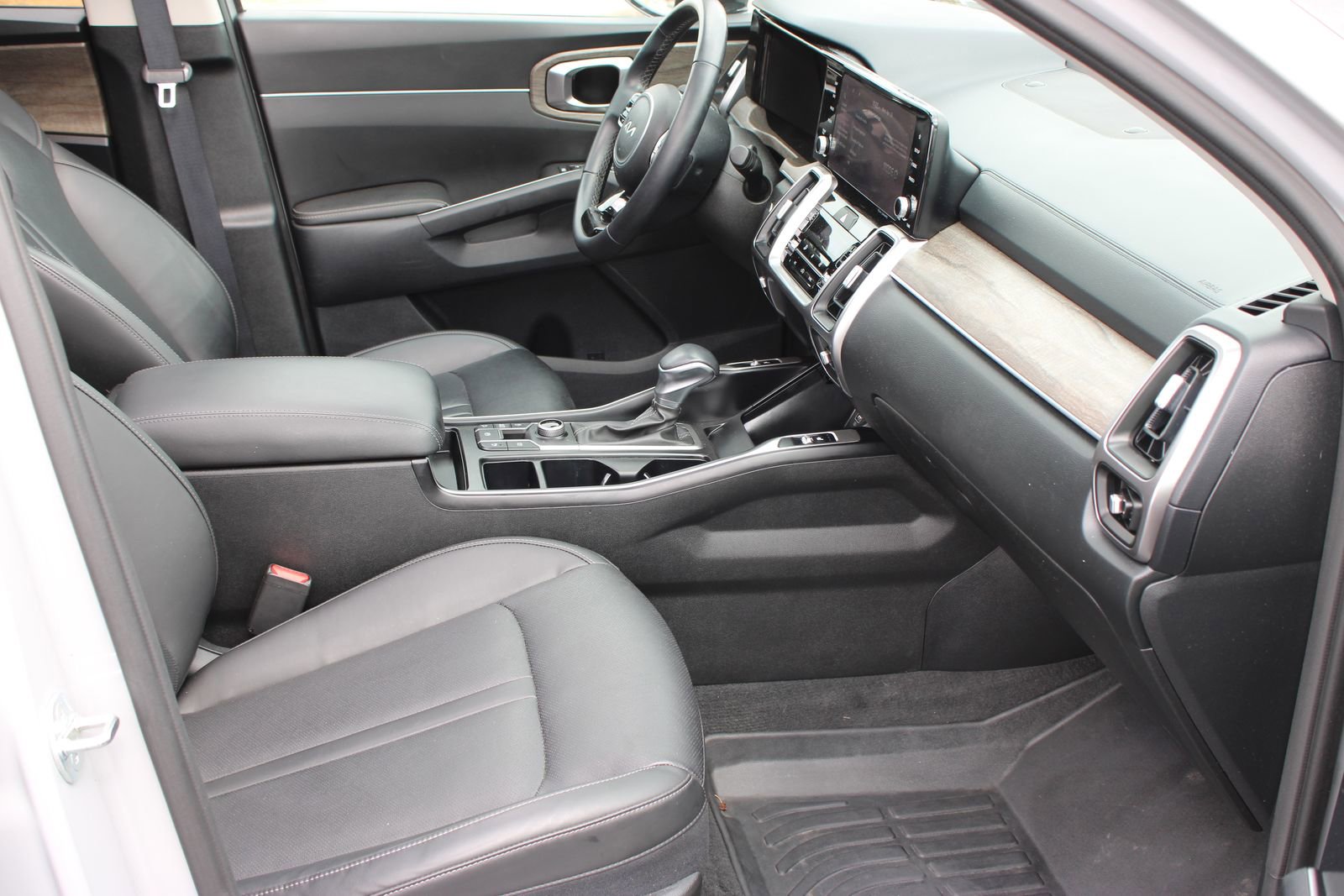 Used 2023 Kia Sorento X-Line EX image 24