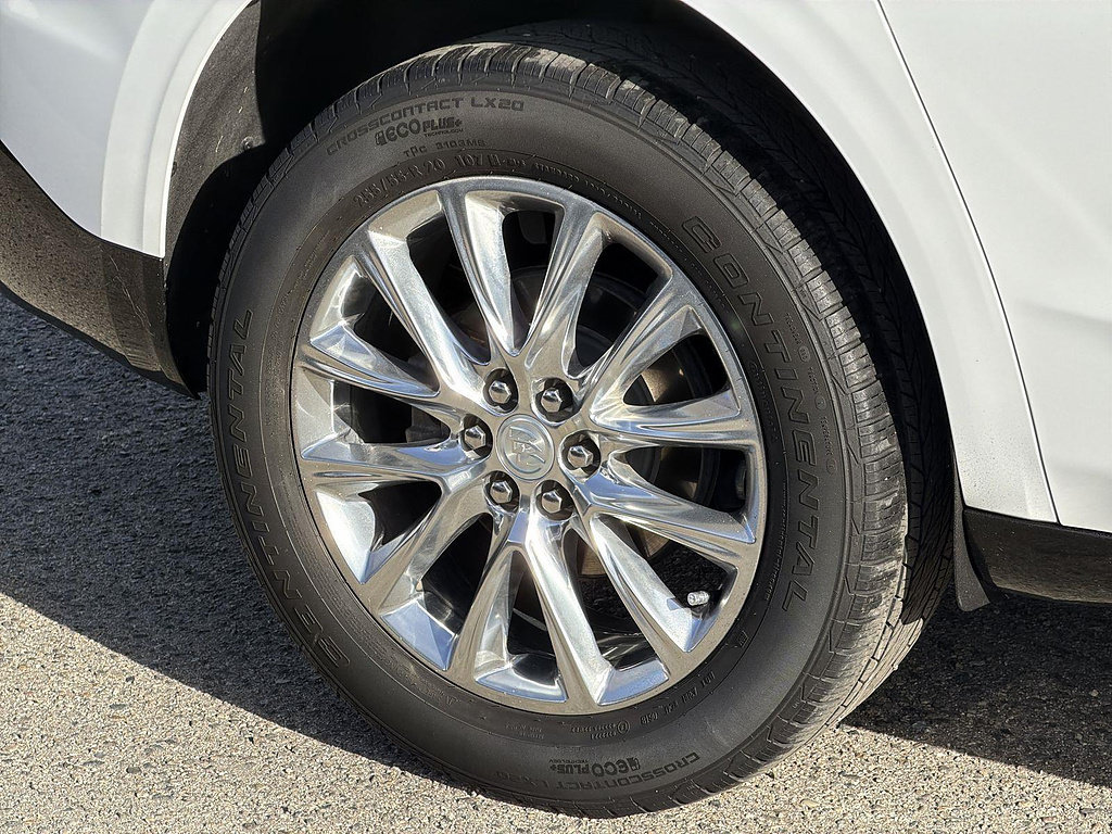 Used 2018 Buick Enclave Premium w/ LPO, Cargo Package FWD image 32