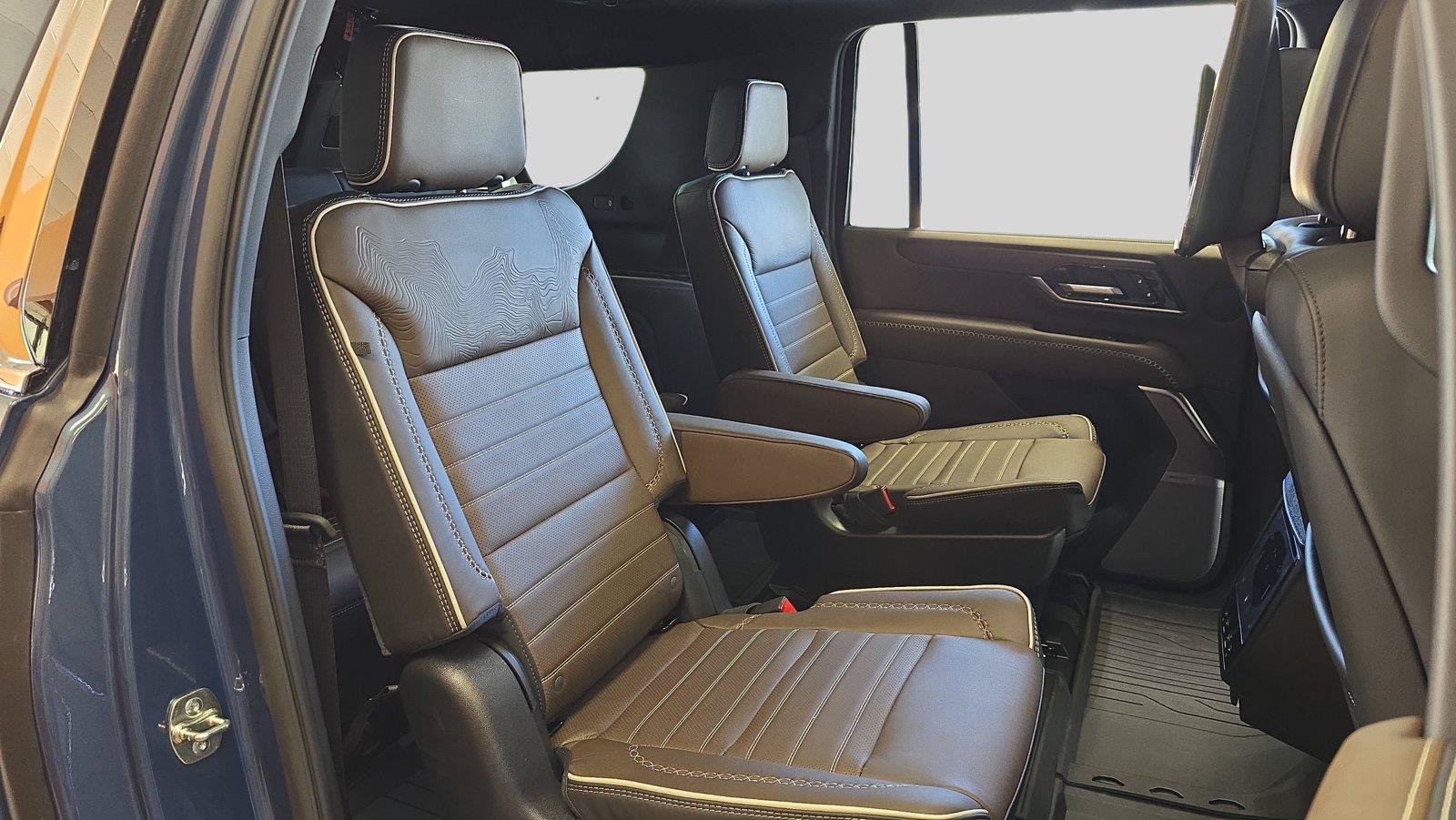 New 2027 GMC Yukon XL Denali Ultimate w/ LPO, Floor Liner Package AWD/4WD image 17