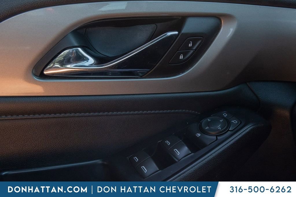 Used 2023 Chevrolet Traverse LT AWD/4WD image 10