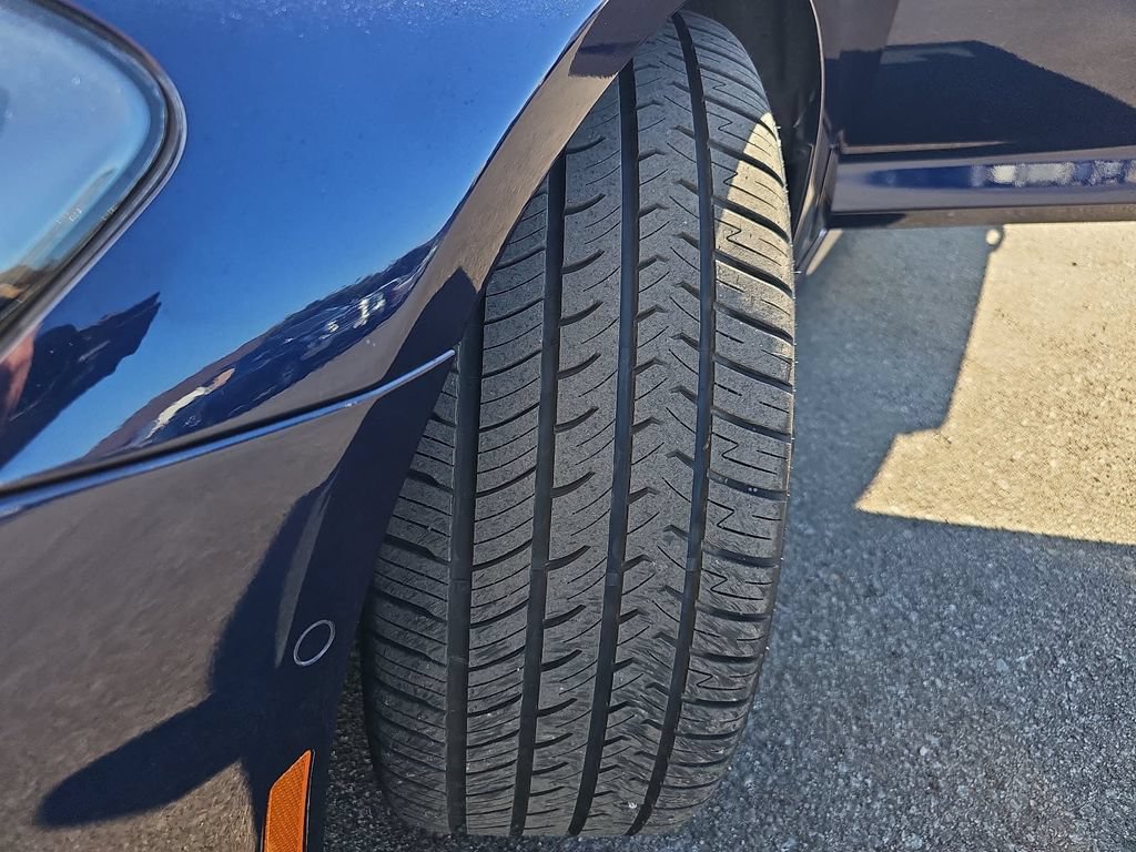 Used 2023 BMW M550i xDrive w/ Executive Package AWD/4WD image 36