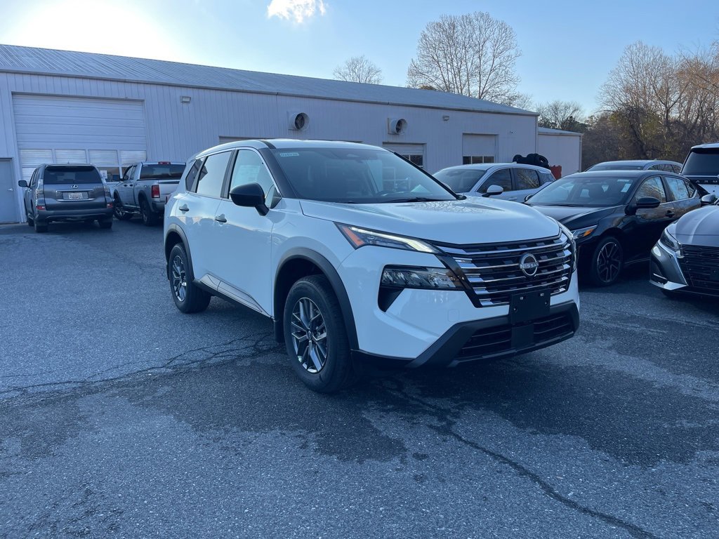 New 2026 Nissan Rogue S image 4