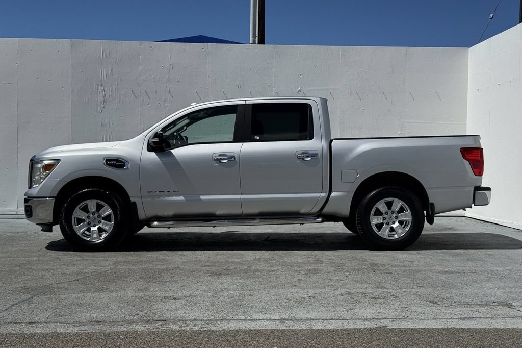 Used 2017 Nissan Titan SV AWD/4WD image 6