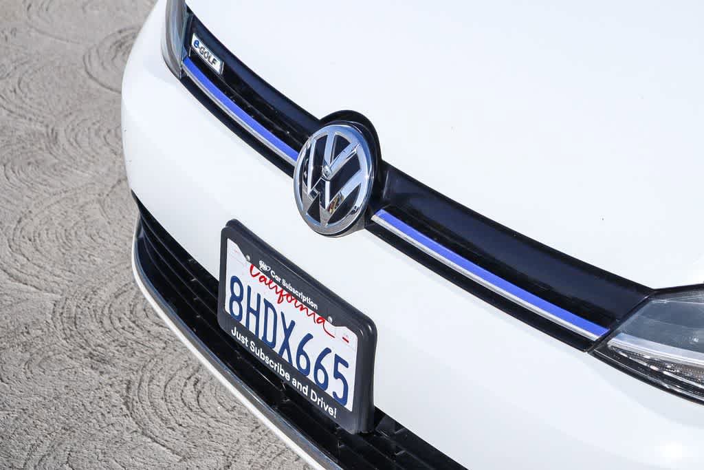 Used 2018 Volkswagen e-Golf SE FWD image 8