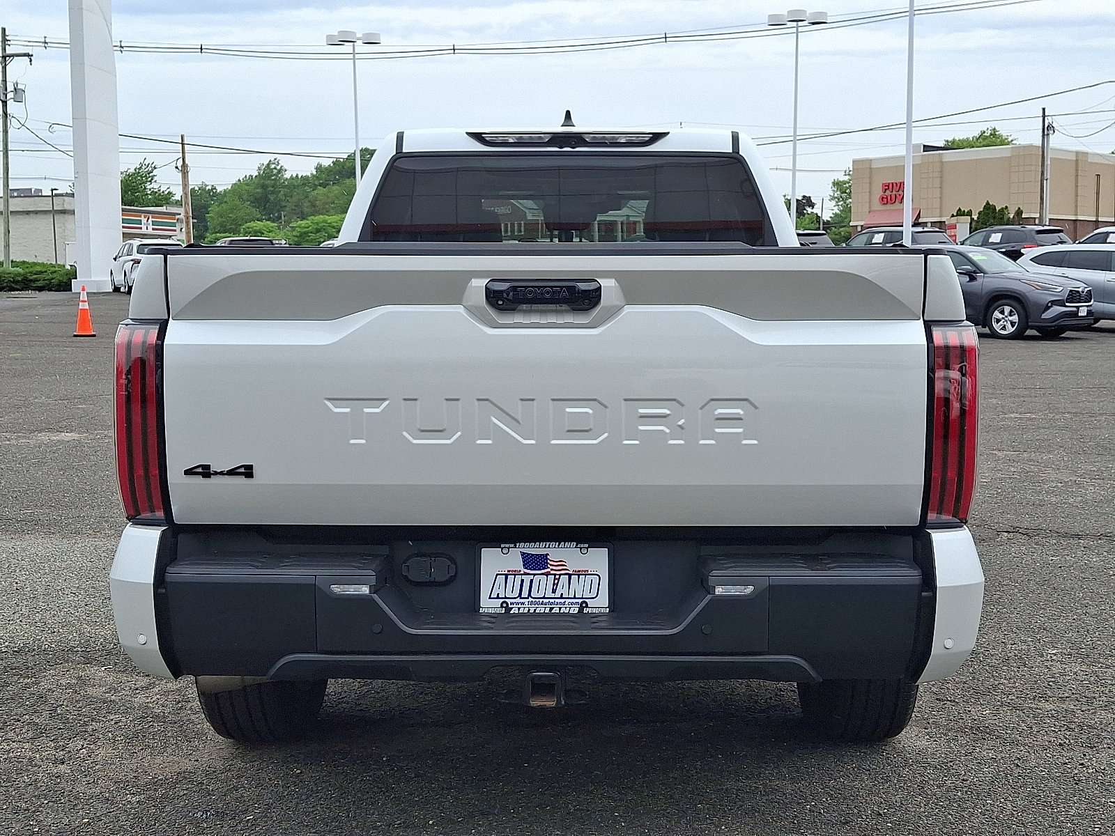 Used 2024 Toyota Tundra Limited AWD/4WD image 6