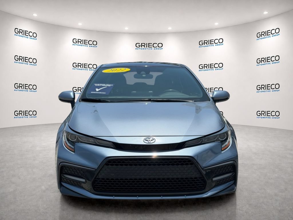 Used 2022 Toyota Corolla SE FWD image 2