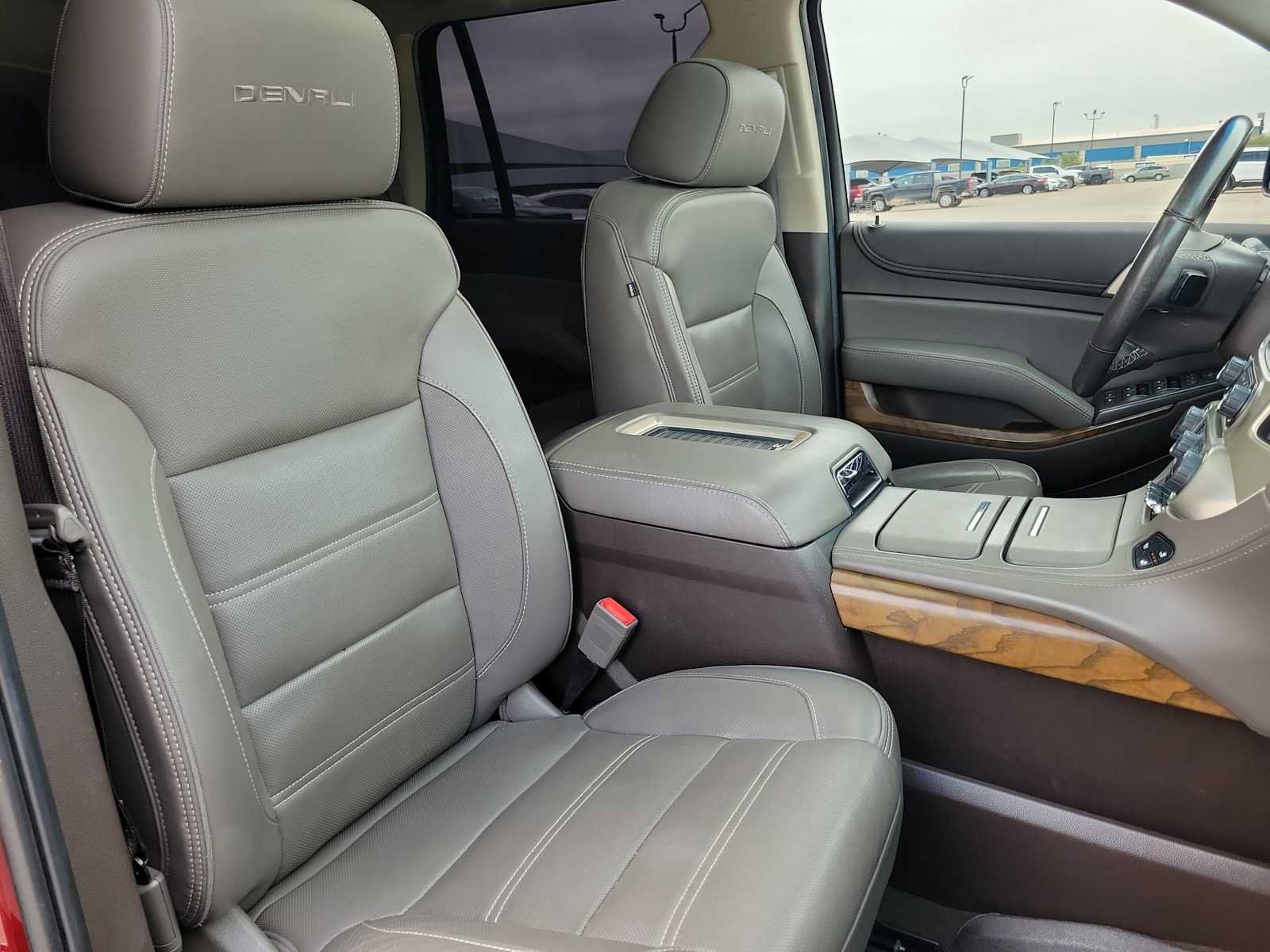 Used 2019 GMC Yukon Denali RWD image 18