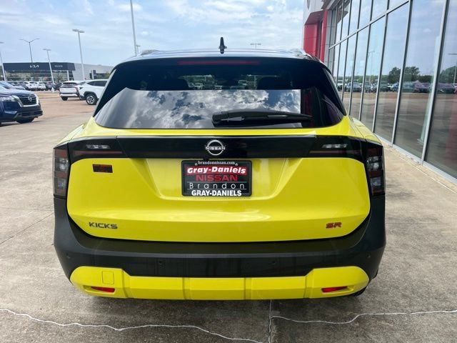 Used 2025 Nissan Kicks SR FWD image 3