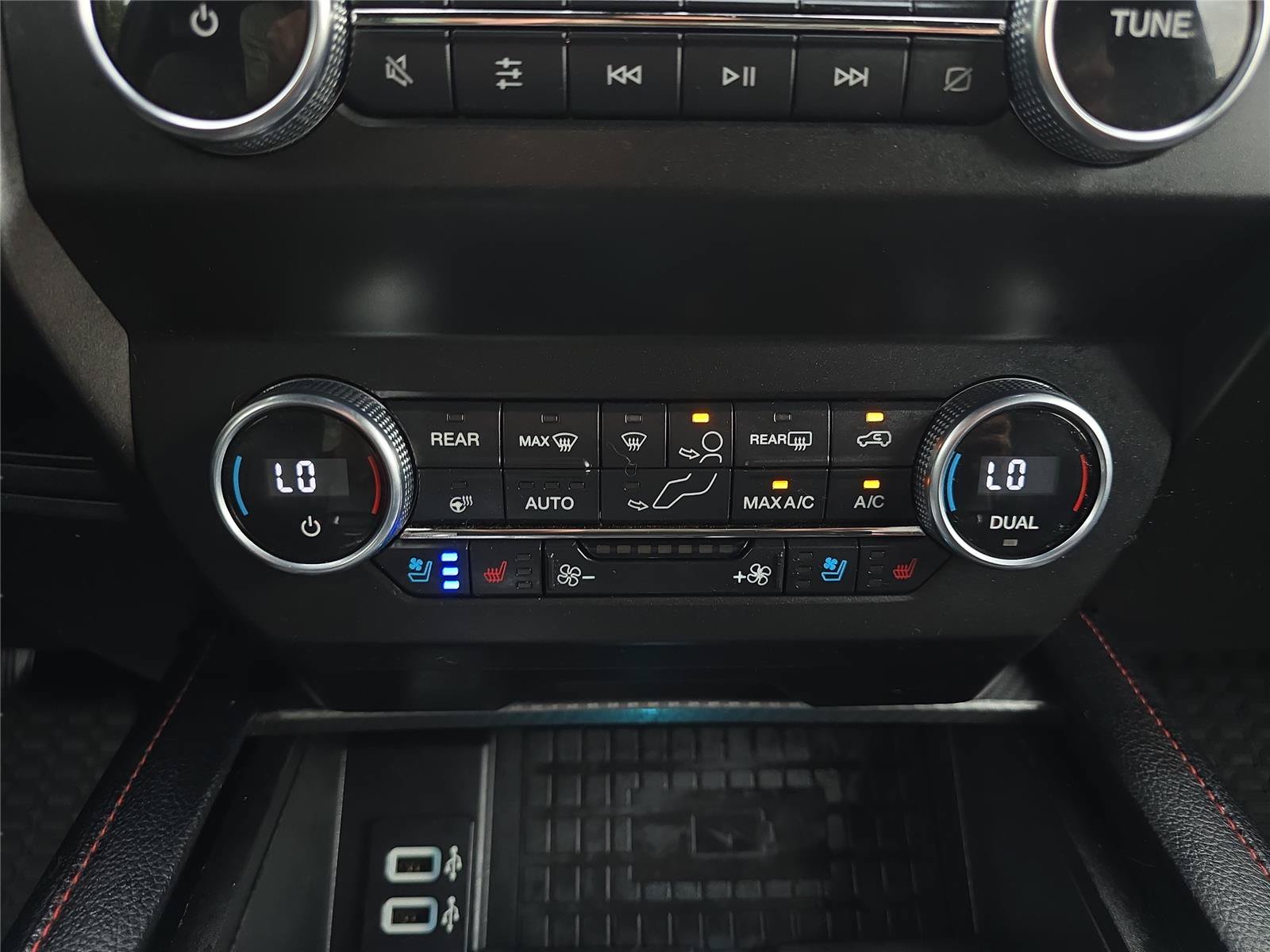 Used 2019 Ford Expedition Max Limited w/ Equipment Group 303A RWD image 18