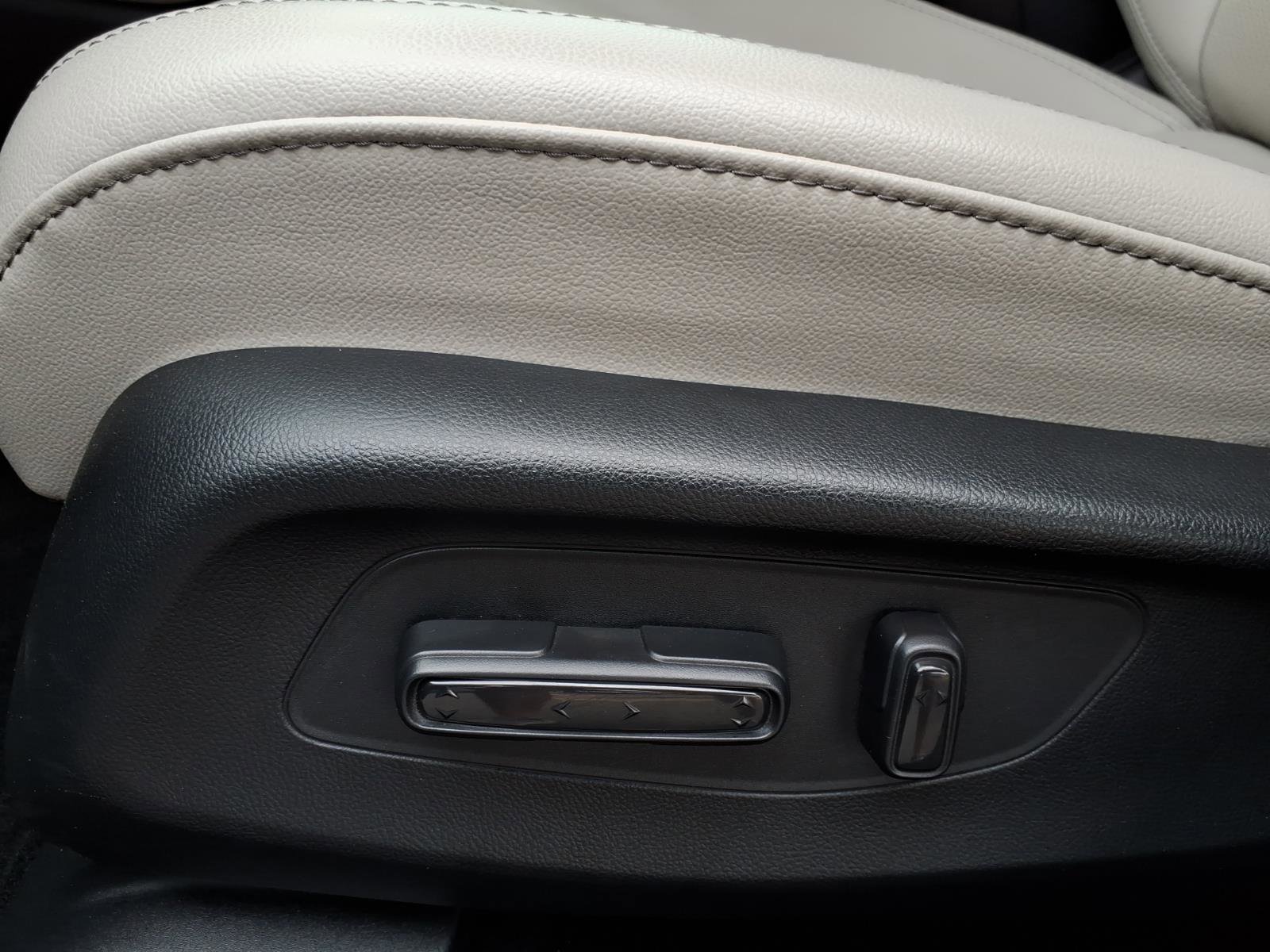 Used 2025 Honda HR-V EX-L image 16