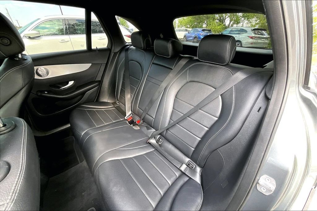 Used 2019 Mercedes-Benz GLC 350e 4MATIC w/ Premium Package image 36