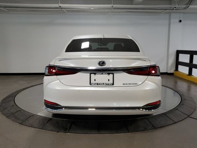 Used 2025 Lexus ES 300h w/ Premium Package FWD image 9