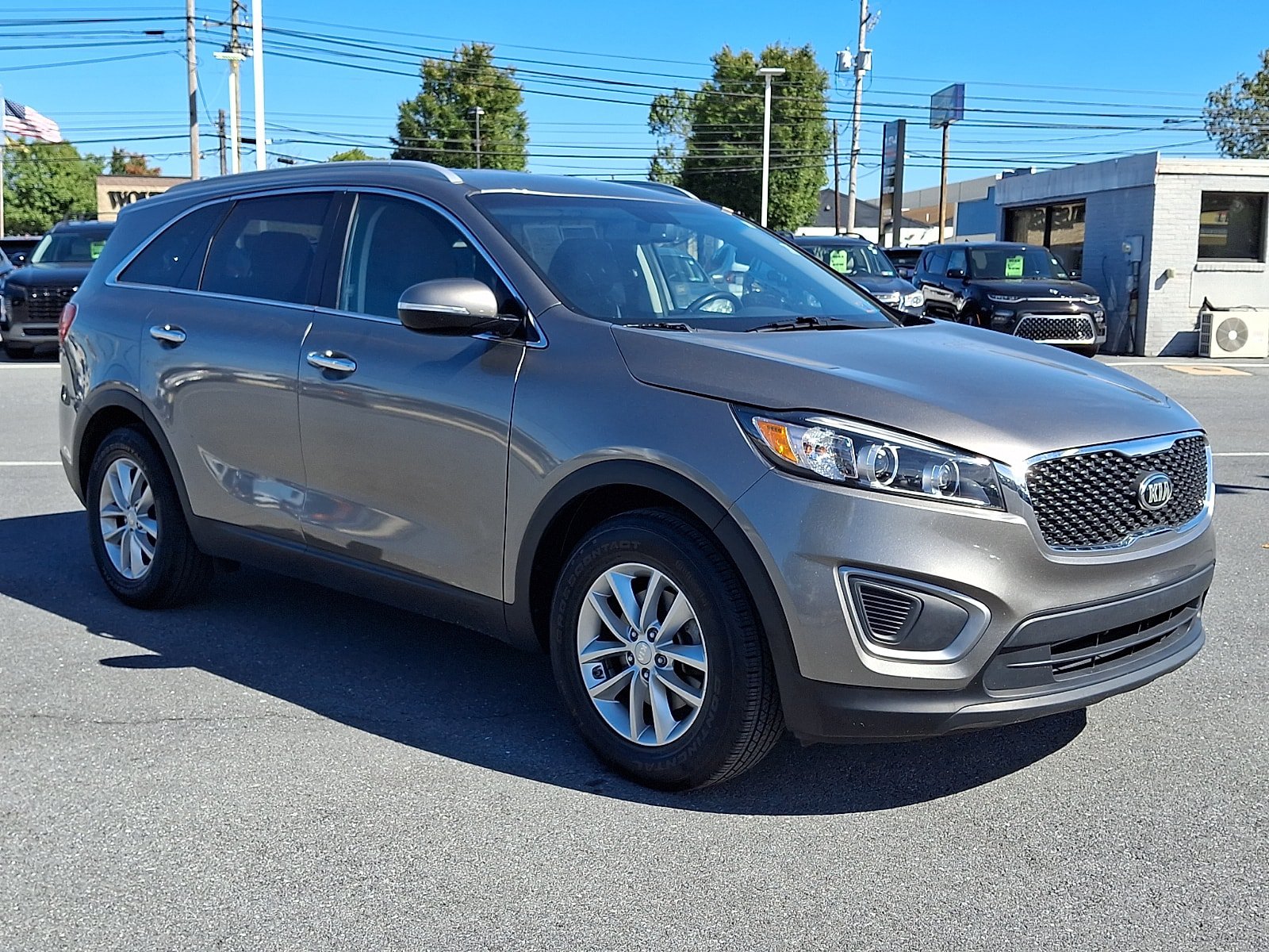 Used 2016 Kia Sorento FWD w/ LX Convenience Package image 3