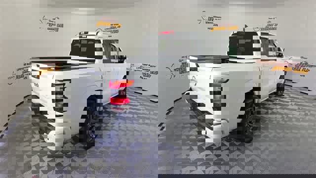 New 2025 Nissan Frontier SV w/ SV Convenience Package image 5