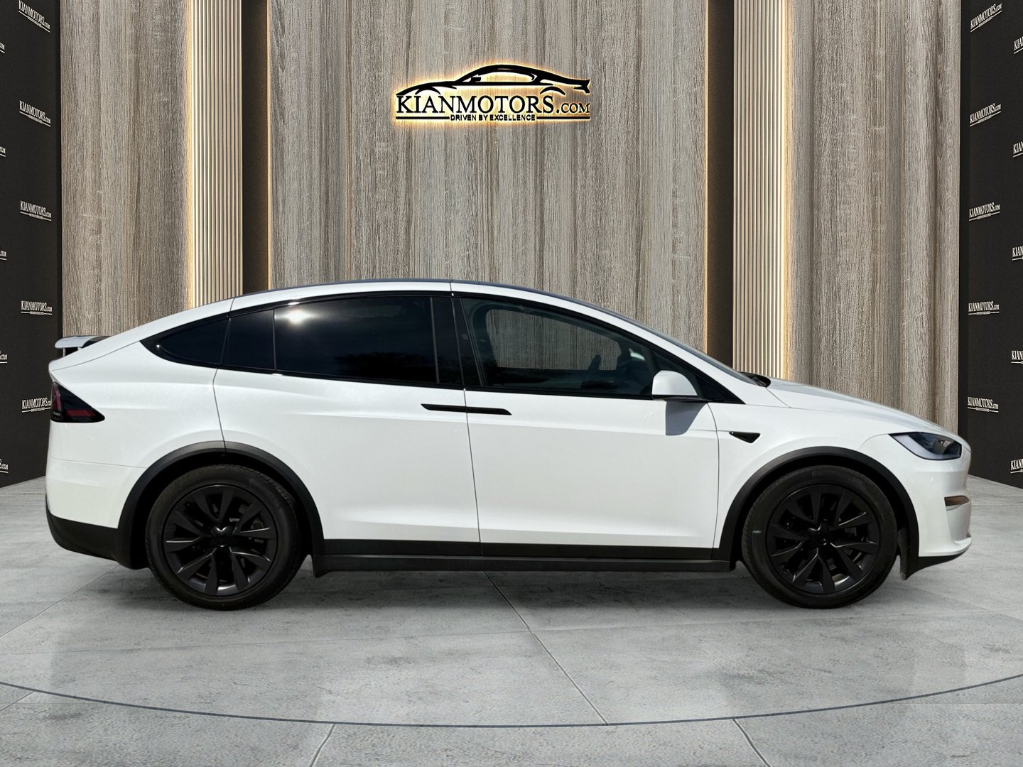 Used 2025 Tesla Model X AWD/4WD image 12