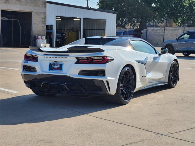 Used 2024 Chevrolet Corvette Z06 w/ Stealth Interior Trim Package RWD image 14