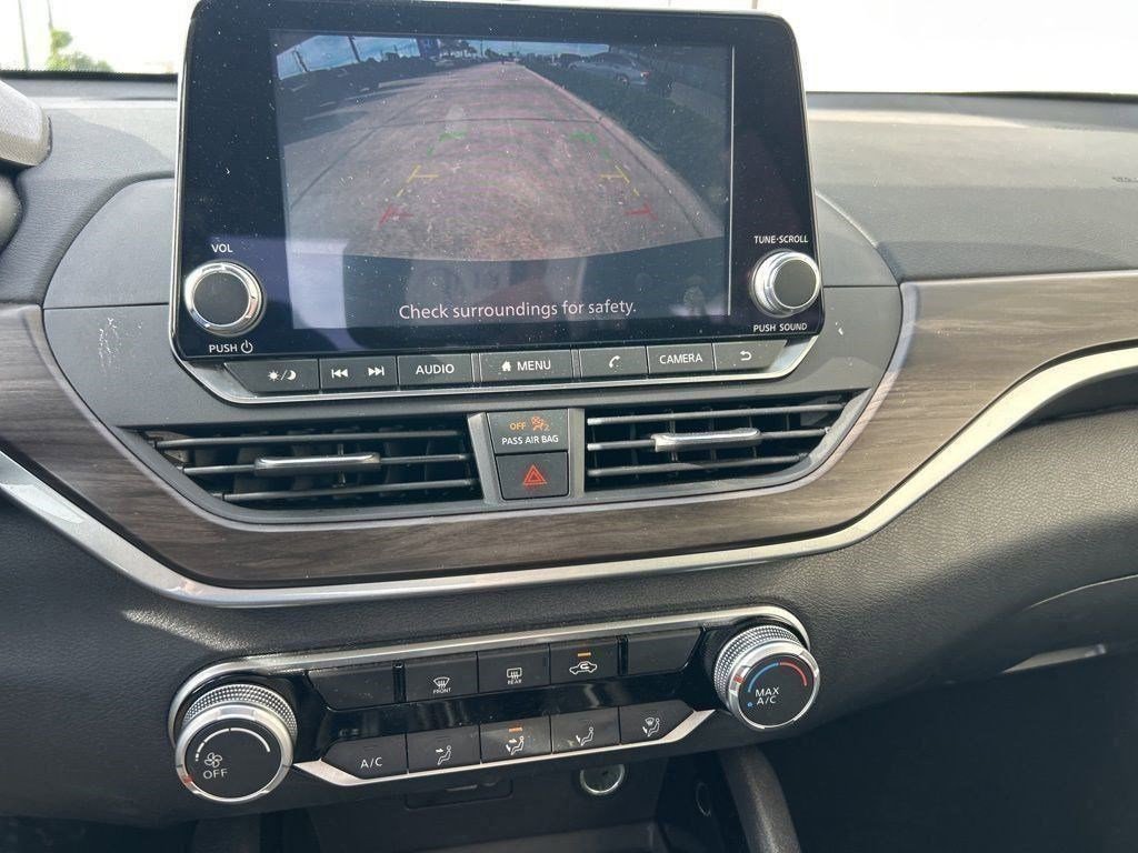 Used 2024 Nissan Altima 2.5 SV image 11