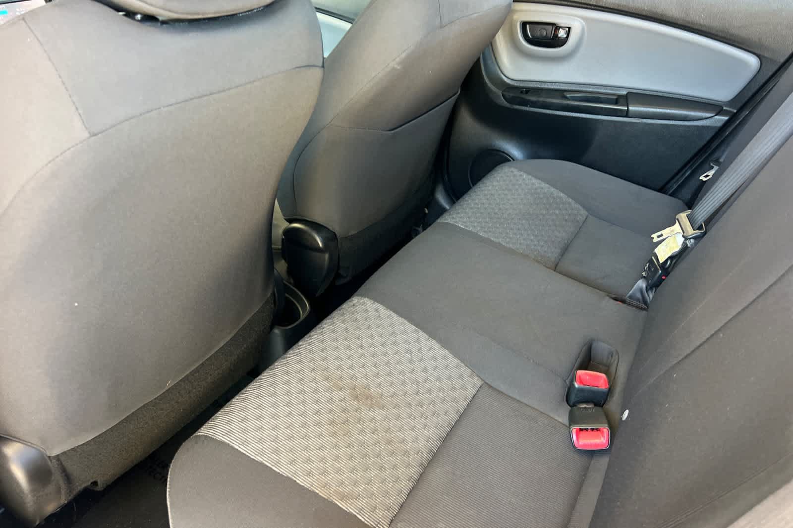 Used 2015 Toyota Yaris L FWD image 4