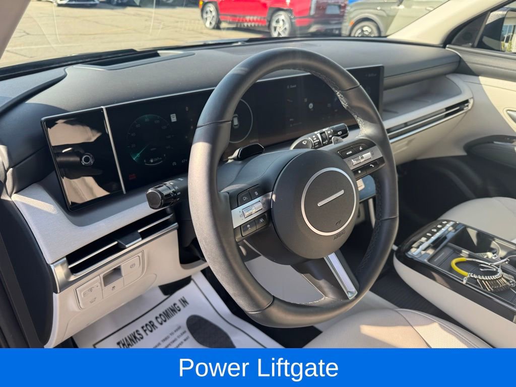 Used 2025 Hyundai Tucson Limited image 16