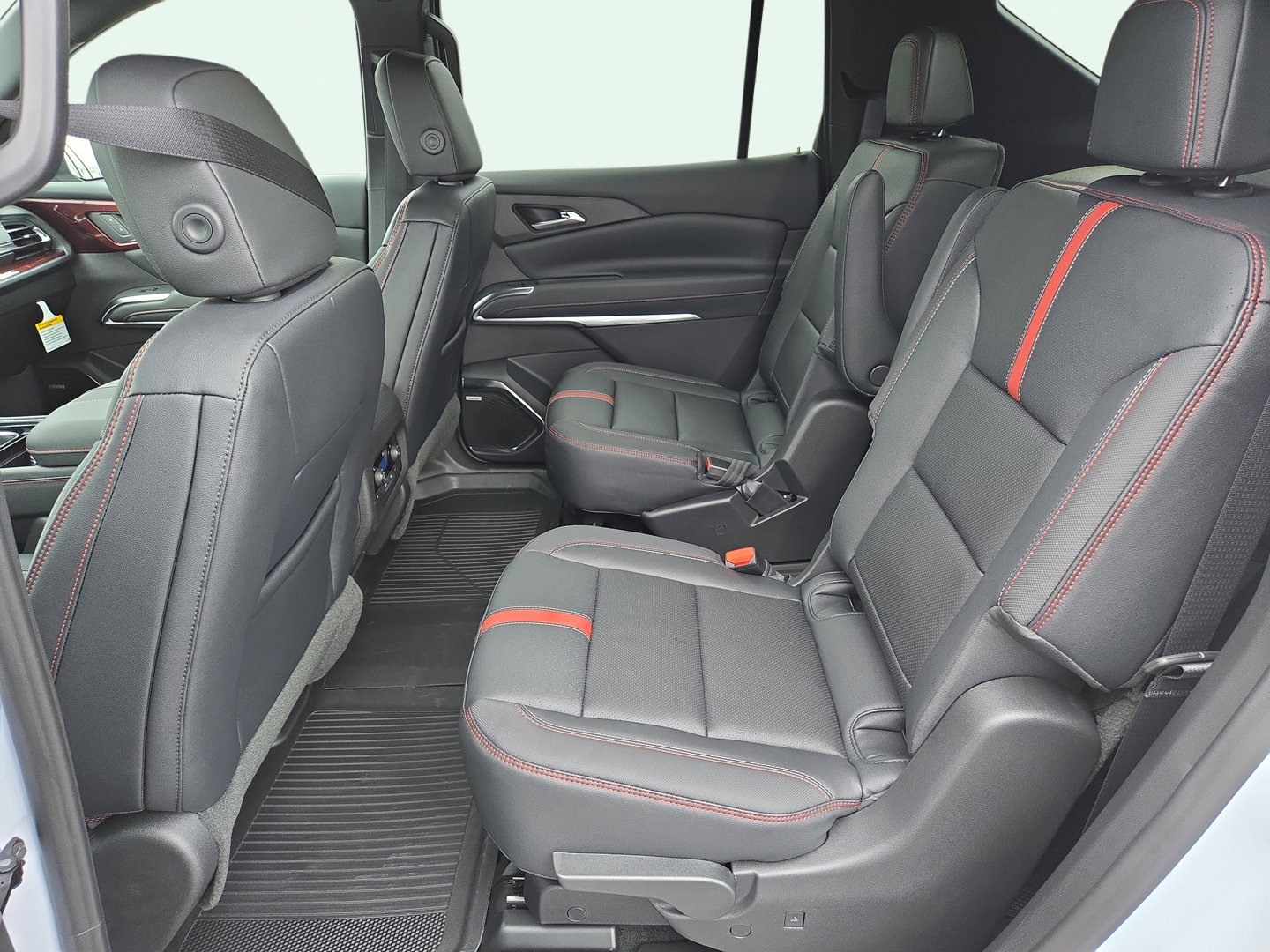 New 2026 Chevrolet Traverse RS w/ LPO, Floor Liner Package FWD image 14