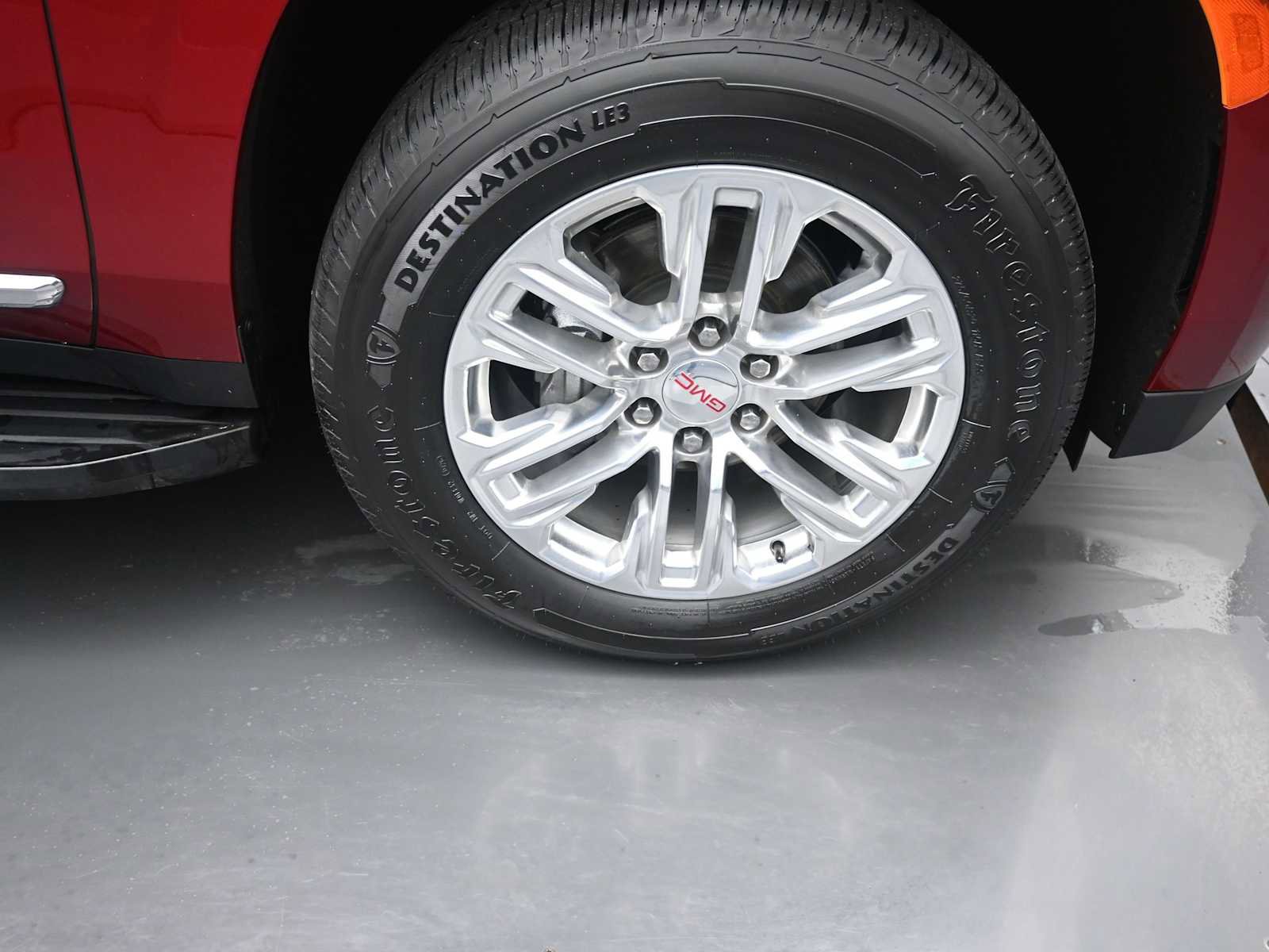 Used 2023 GMC Yukon XL SLT w/ SLT Premium Package image 27