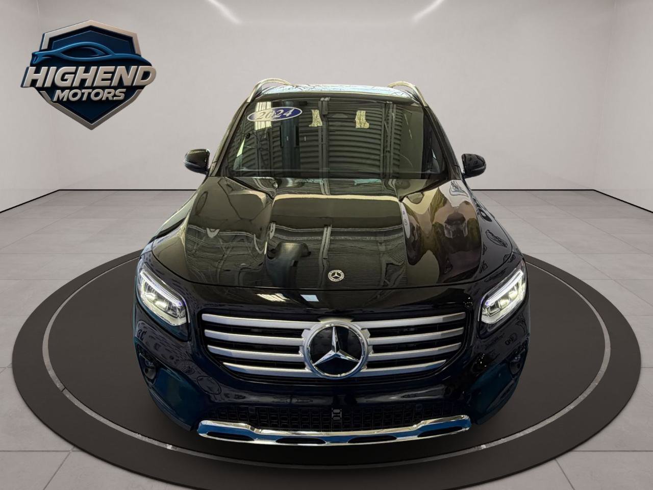 Used 2024 Mercedes-Benz GLB 250 4MATIC w/ Driver Assistance Package image 11