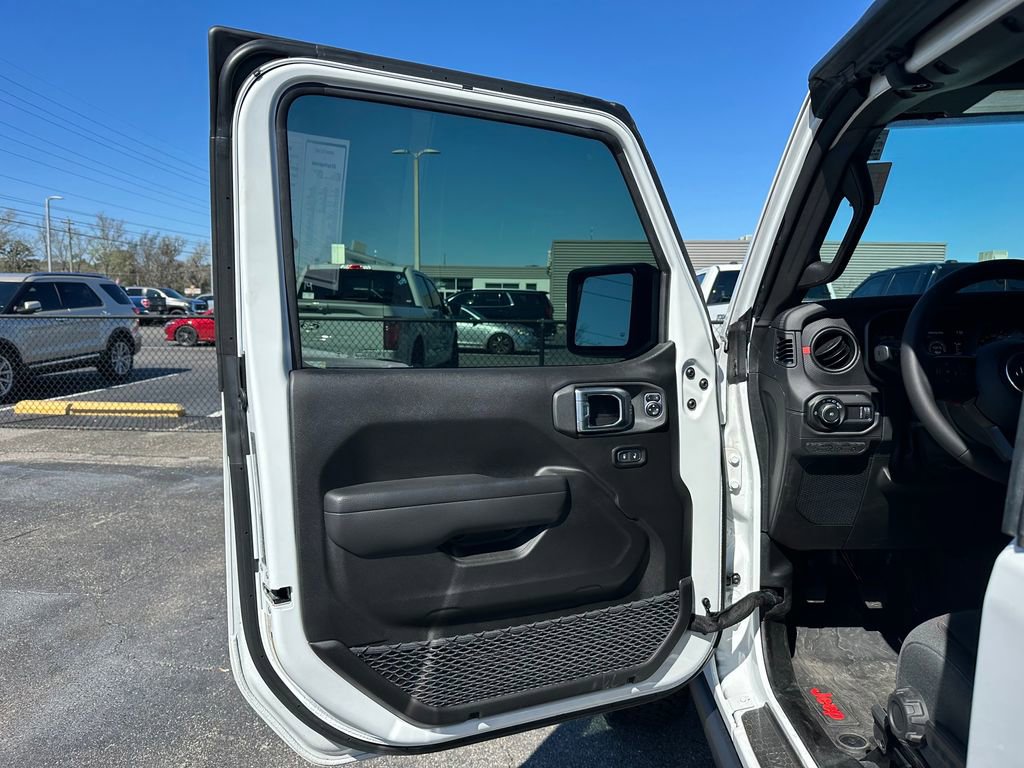 Used 2025 Jeep Wrangler Rubicon image 24