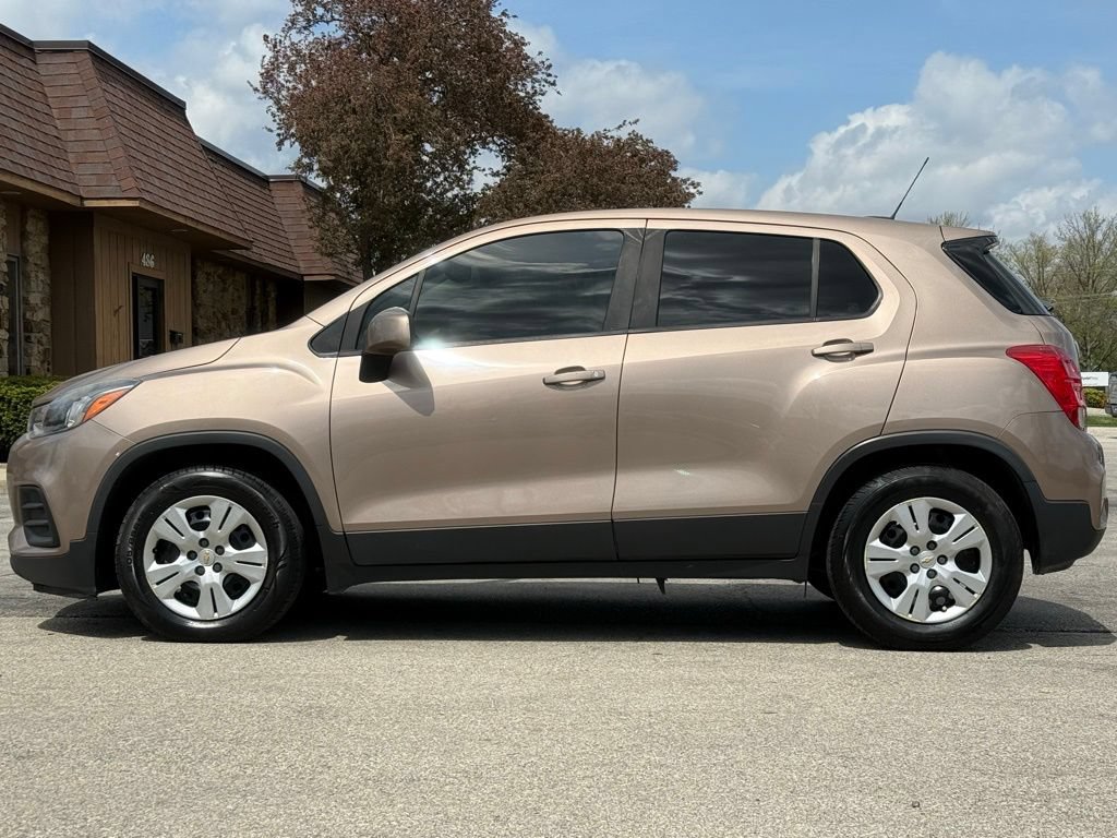 Used 2018 Chevrolet Trax LS FWD image 2
