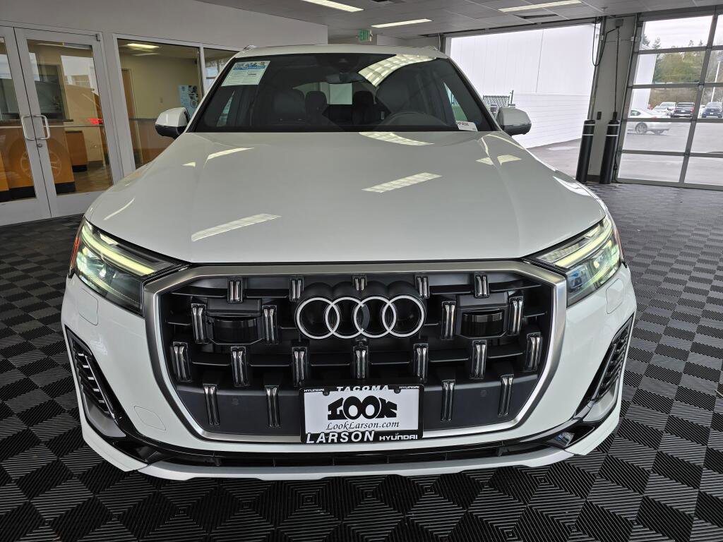 Used 2025 Audi Q7 3.0T Premium Plus image 9